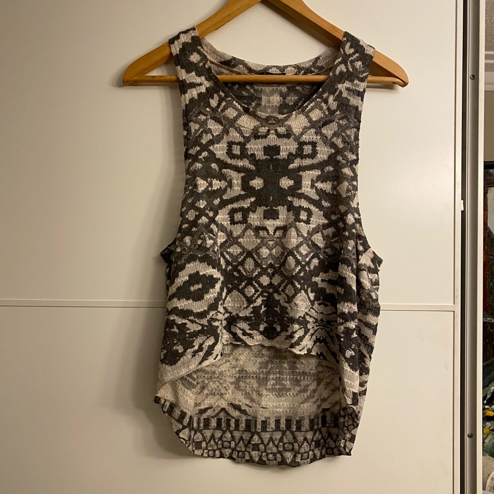Aztec top - Picture 6 of 6